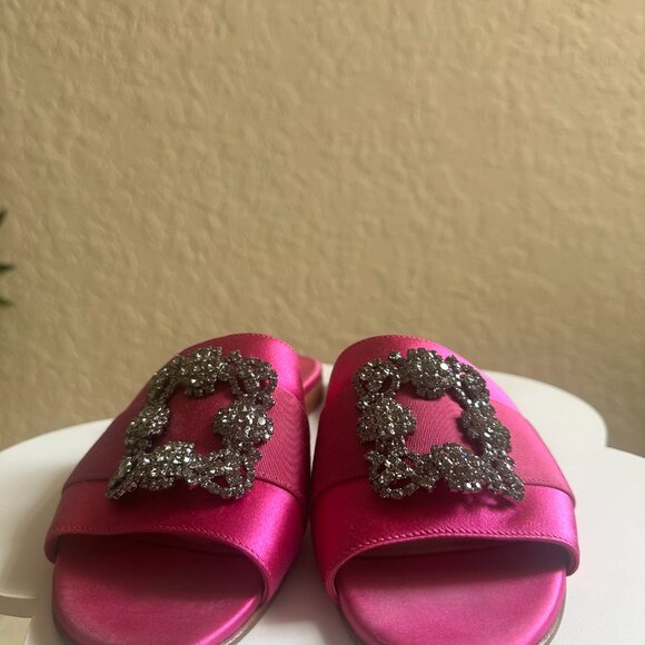 Manolo Blahnik Lurum Slide Sandals in Fuchsia Satin Size 38 - Picture 4 of 5